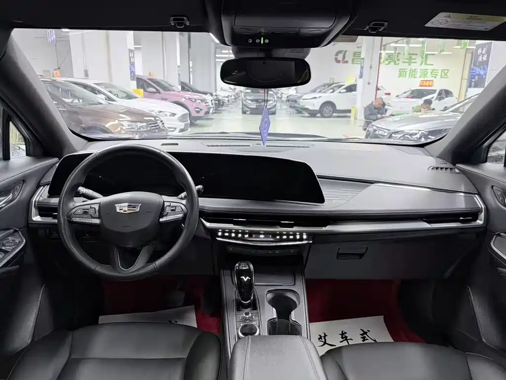 Cadillac XT4 2024 28T two-wheel drive luxury model купить на сайте DeffCars