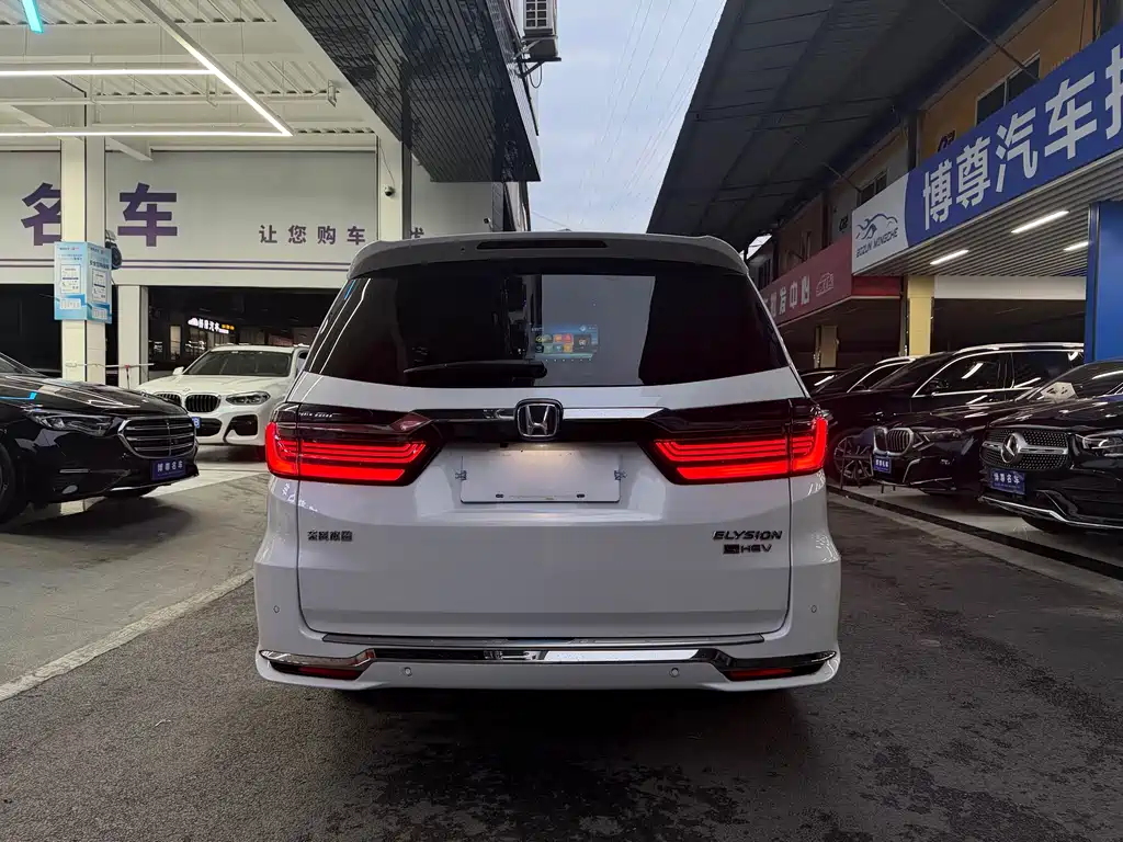 Alison 2022 2.0L e:HEV Deluxe Edition купить на сайте DeffCars