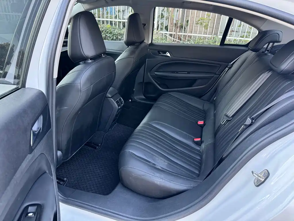 Peugeot 408 2022 1.6T light chasing version купить на сайте DeffCars