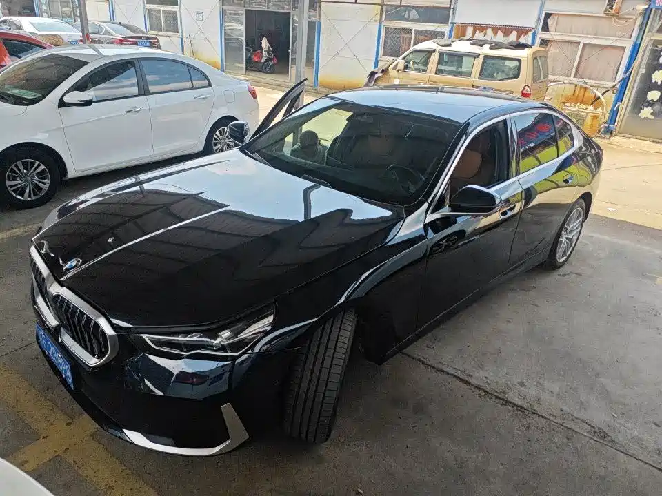 BMW 5 Series 2024 525Li Luxury Package купить на сайте DeffCars