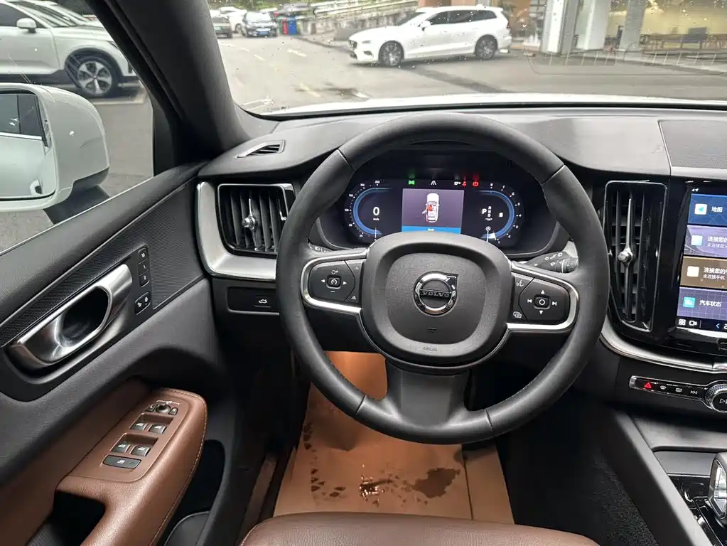 Volvo XC60 2025 B5 four-wheel drive Zhiyi Luxury Edition купить на сайте DeffCars