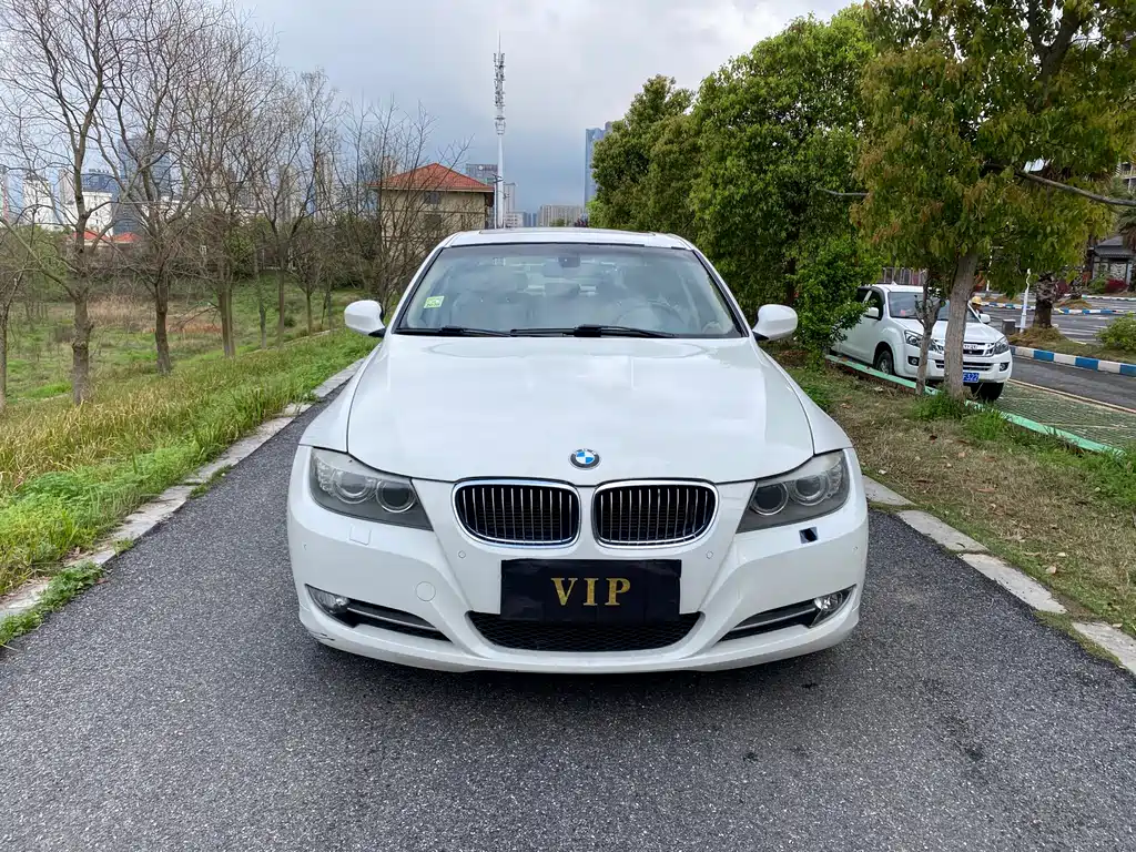BMW 3 Series 2011 320i Luxury купить на сайте DeffCars