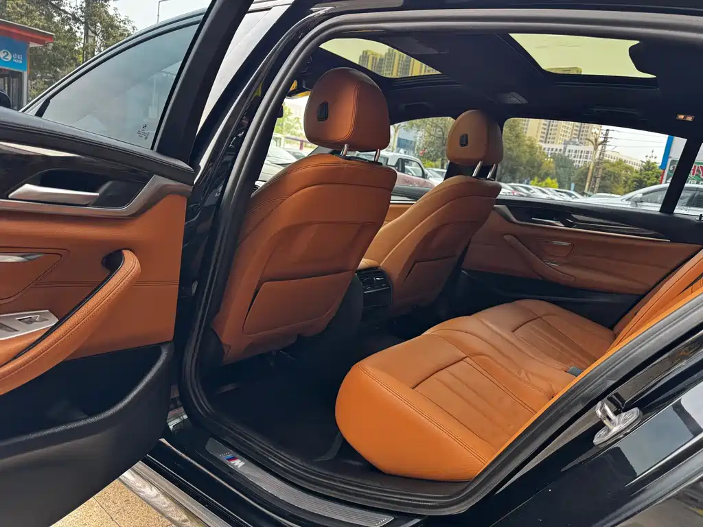 BMW 5 Series 2018 facelift 530Li leading M sports package купить на сайте DeffCars