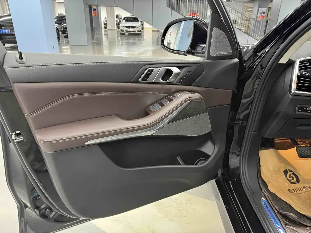 BMW X5 2022 xDrive 30Li Exclusive M Sports Package купить на сайте DeffCars