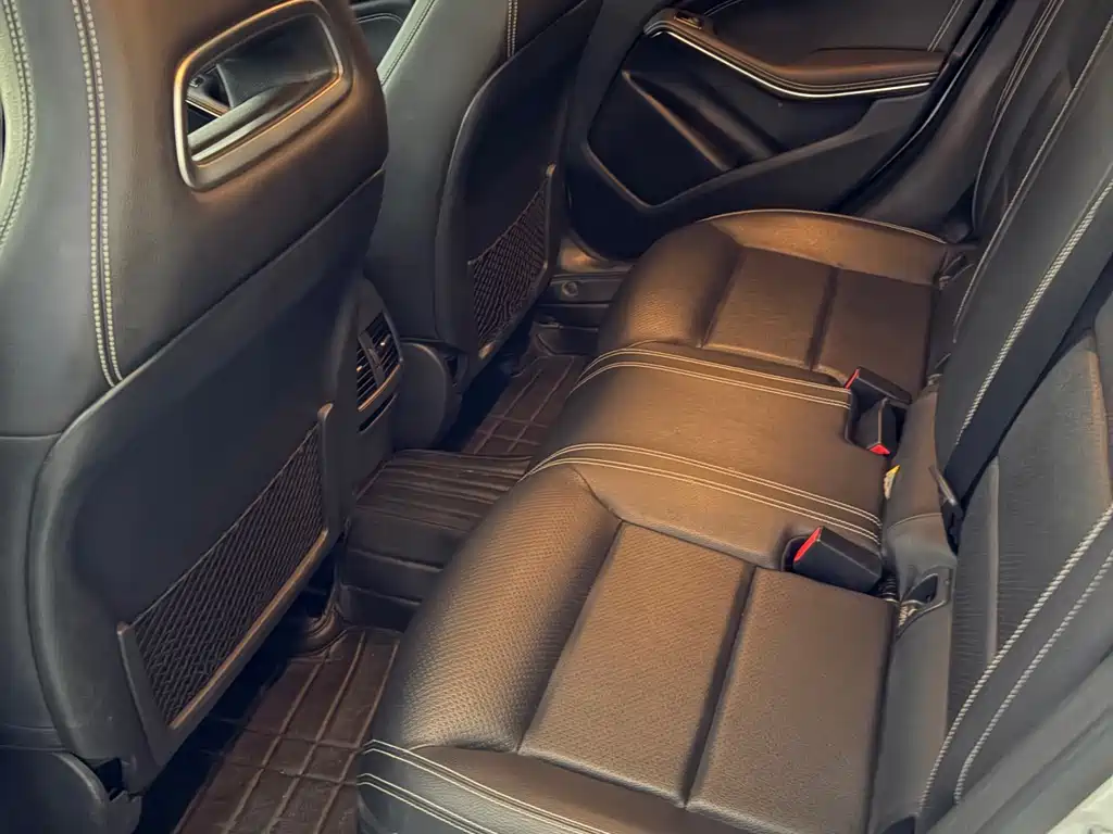Mercedes-Benz GLA 2018 GLA 200 Fashion Model купить на сайте DeffCars