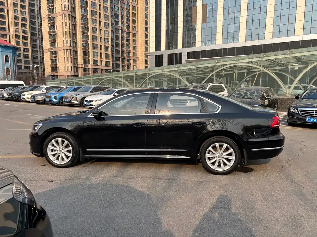 Passat 2017 330TSI DSG Premium Edition купить на сайте DeffCars
