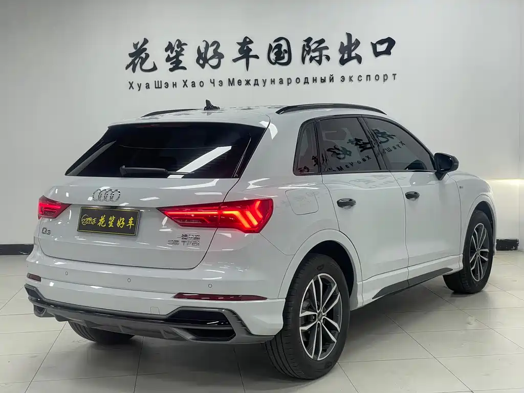 Audi Q3 2023 35 TFSI Fashionable and Dynamic (1.4T) купить на сайте DeffCars