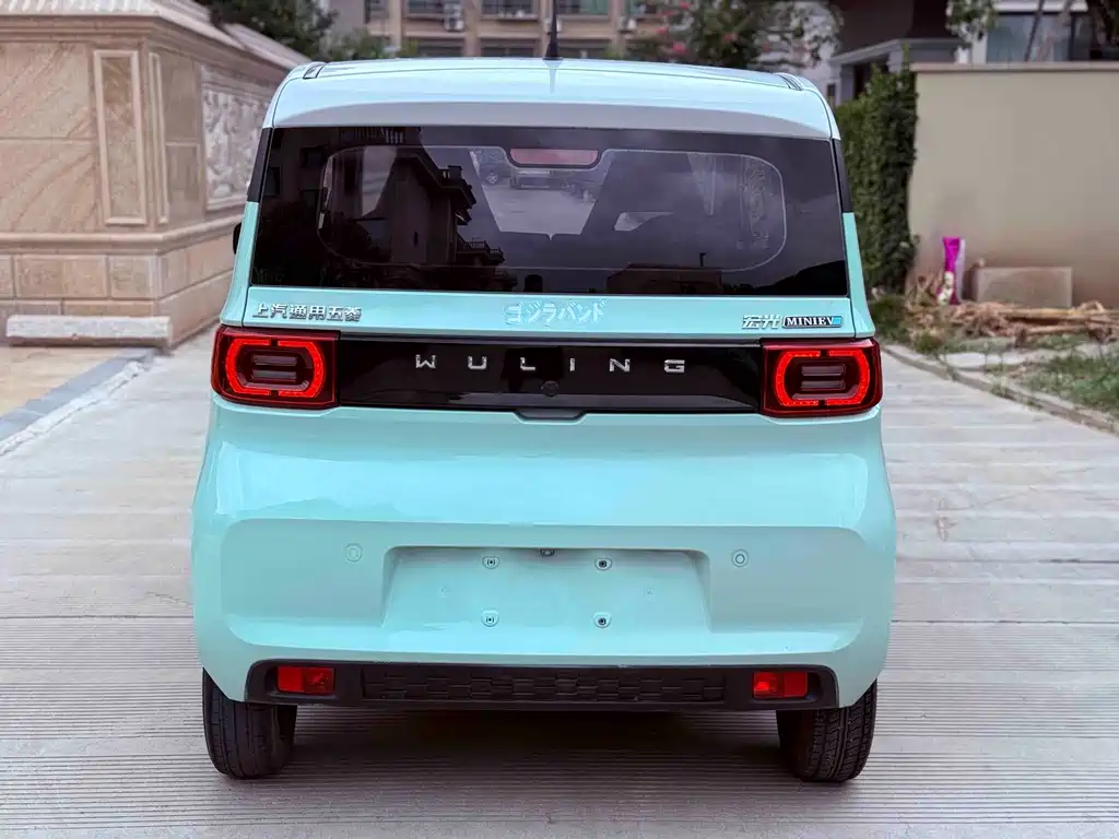 Hongguang MINIEV 2021 macaron sandwich model 120km ternary lithium купить на сайте DeffCars