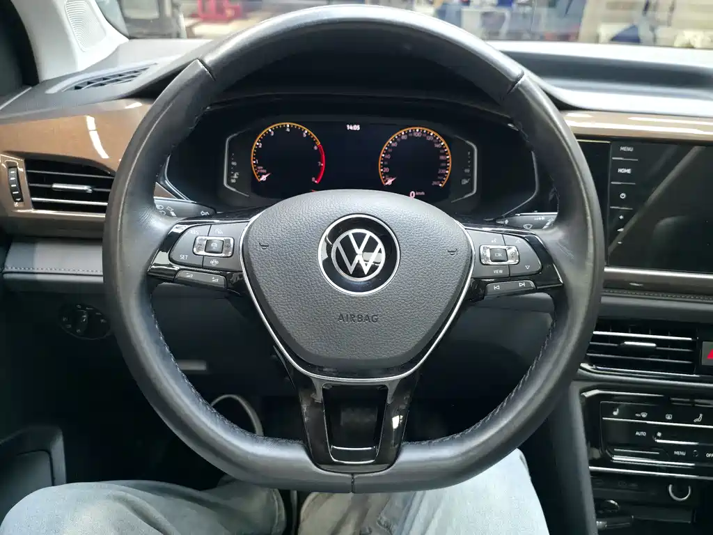 Tuyue 2022 280TSI two-wheel drive luxury version купить на сайте DeffCars