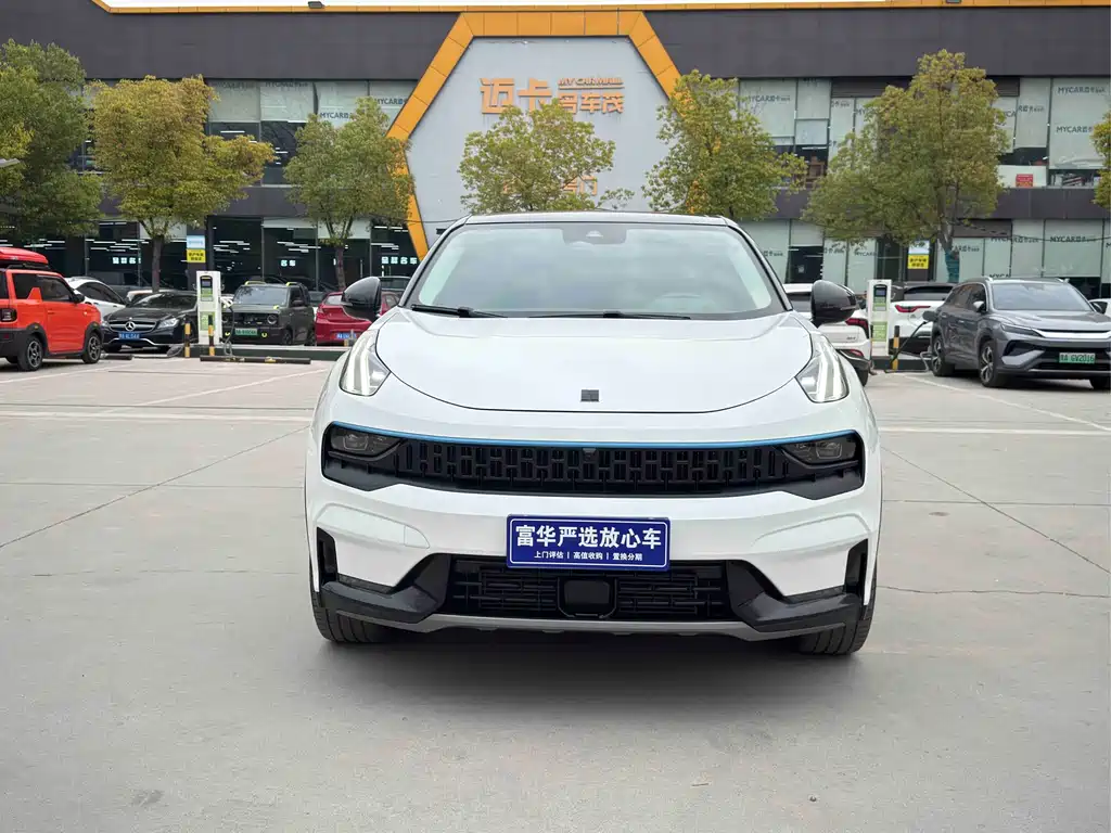 Lynk & Co 05 2020 2.0TD two-wheel drive shines Halo купить на сайте DeffCars