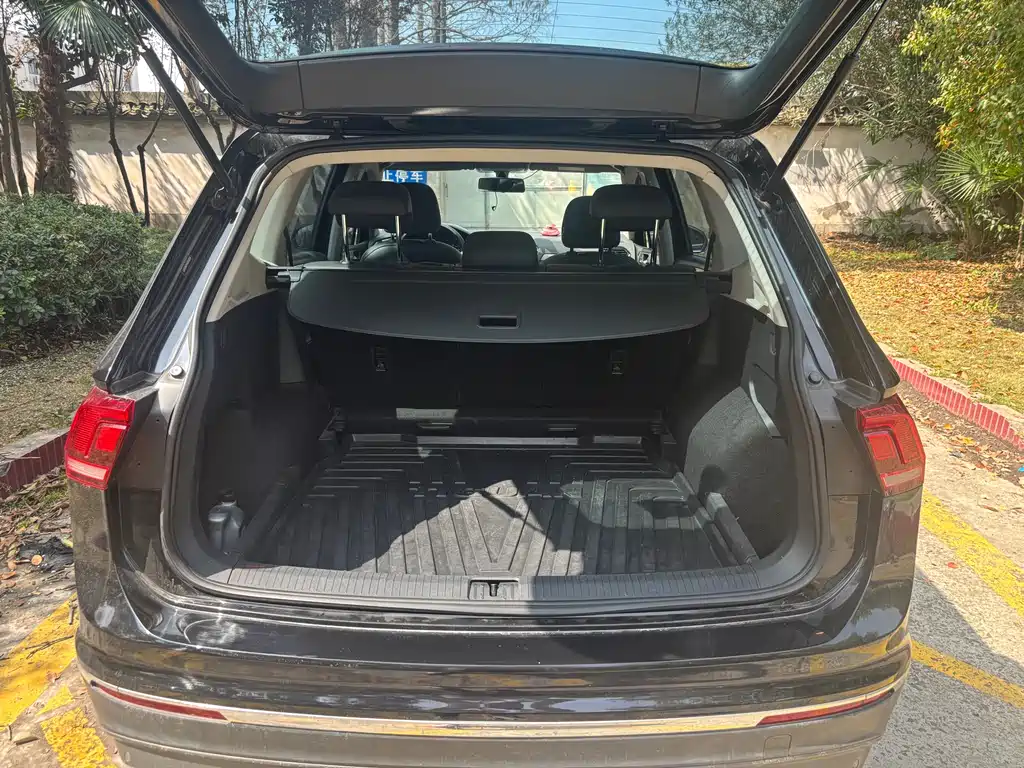 Tiguan L 2019 330TSI automatic two-wheel drive panoramic comfort version National VI купить на сайте DeffCars
