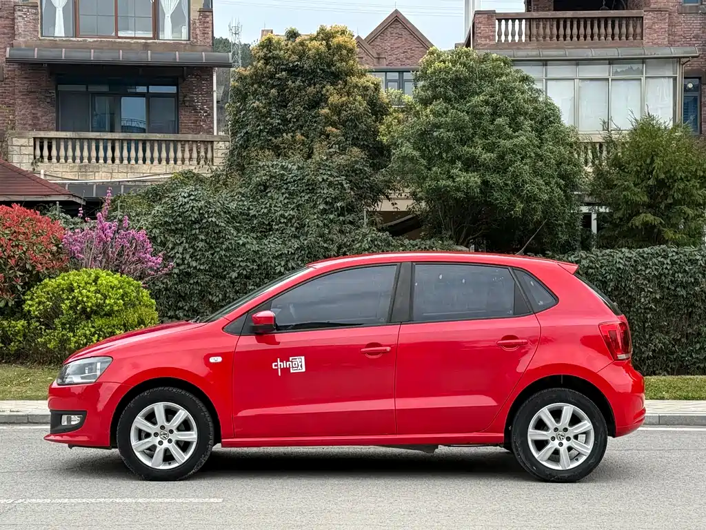 Polo 2013 1.4L manual comfort version купить на сайте DeffCars