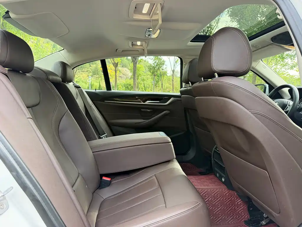 BMW 5 Series 2018 525Li Luxury Package купить на сайте DeffCars