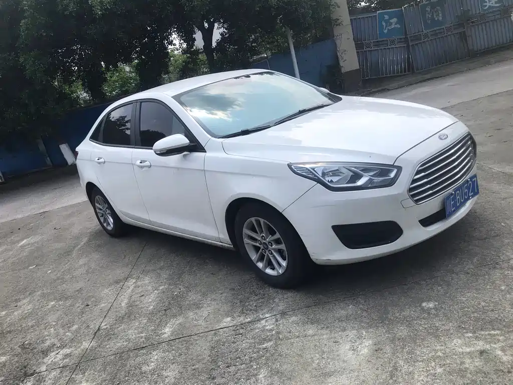 Escort 2019 facelift 1.5L manual quality model (tire pressure monitoring) National VI купить на сайте DeffCars