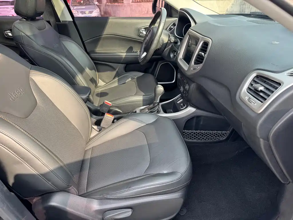 Compass 2017 200T Automatic Home Edition купить на сайте DeffCars
