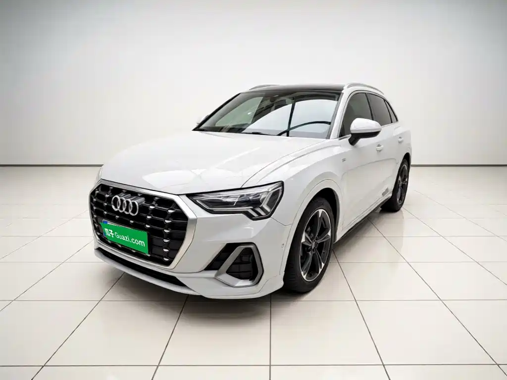 Audi Q3 2023 35 TFSI Fashionable and Dynamic (1.4T) купить на сайте DeffCars