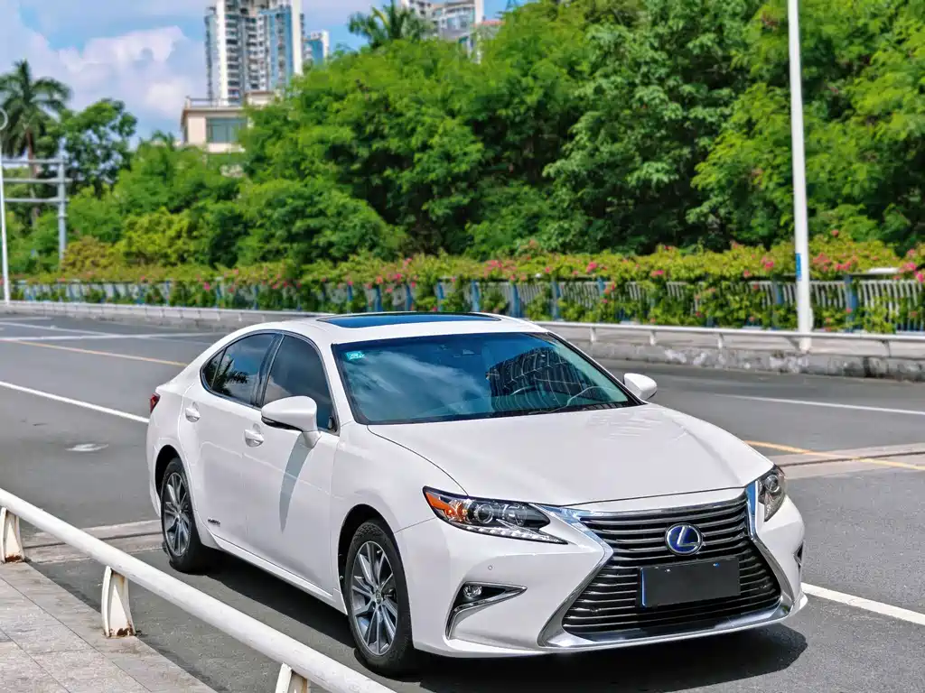 Lexus ES 2015 300h Comfort Edition купить на сайте DeffCars