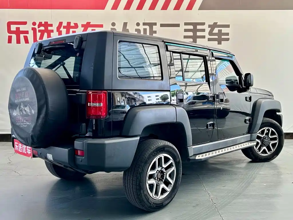 Beijing off-road BJ40 2016 40L 2.3T automatic four-wheel drive exclusive version купить на сайте DeffCars