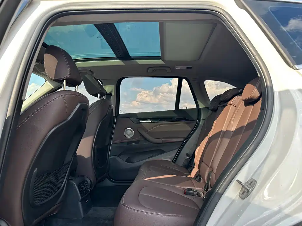 BMW X1 2022 sDrive20Li Exclusive Model купить на сайте DeffCars