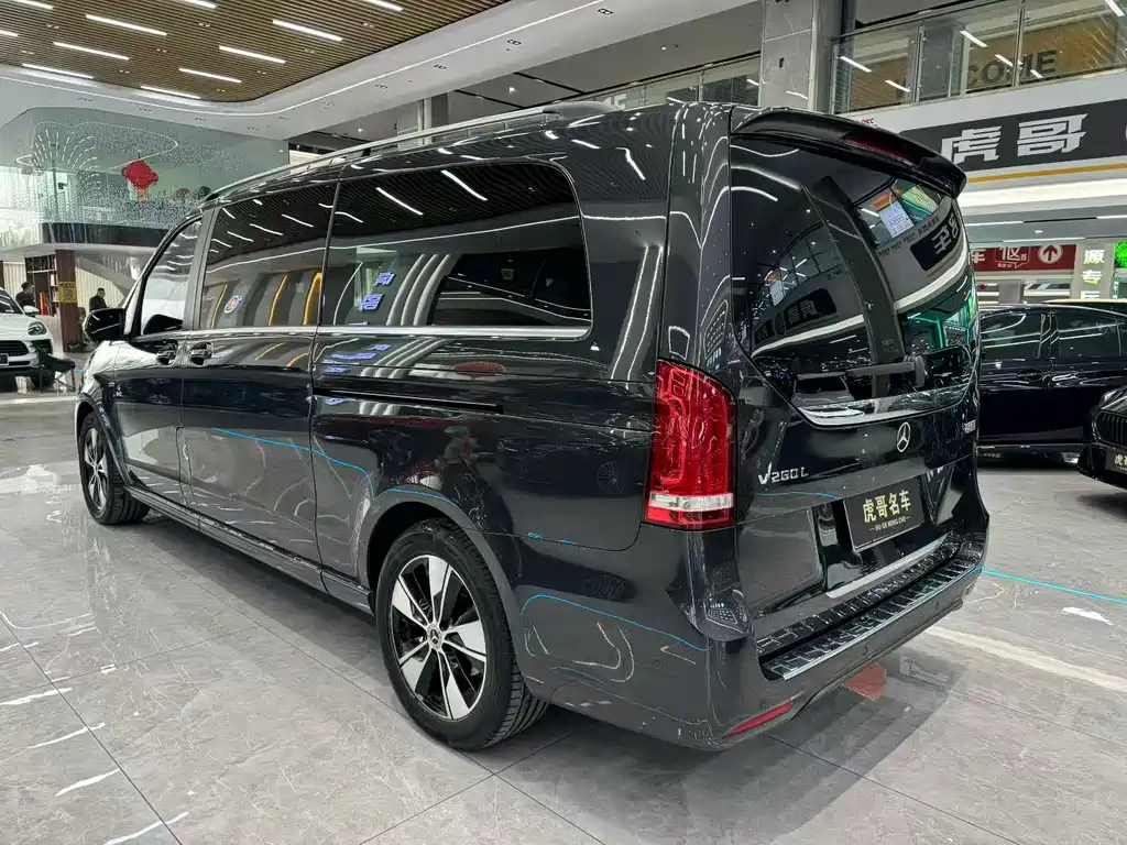 Mercedes-Benz V-Class 2021 V 260 L Long Wheelbase Premium Edition купить на сайте DeffCars