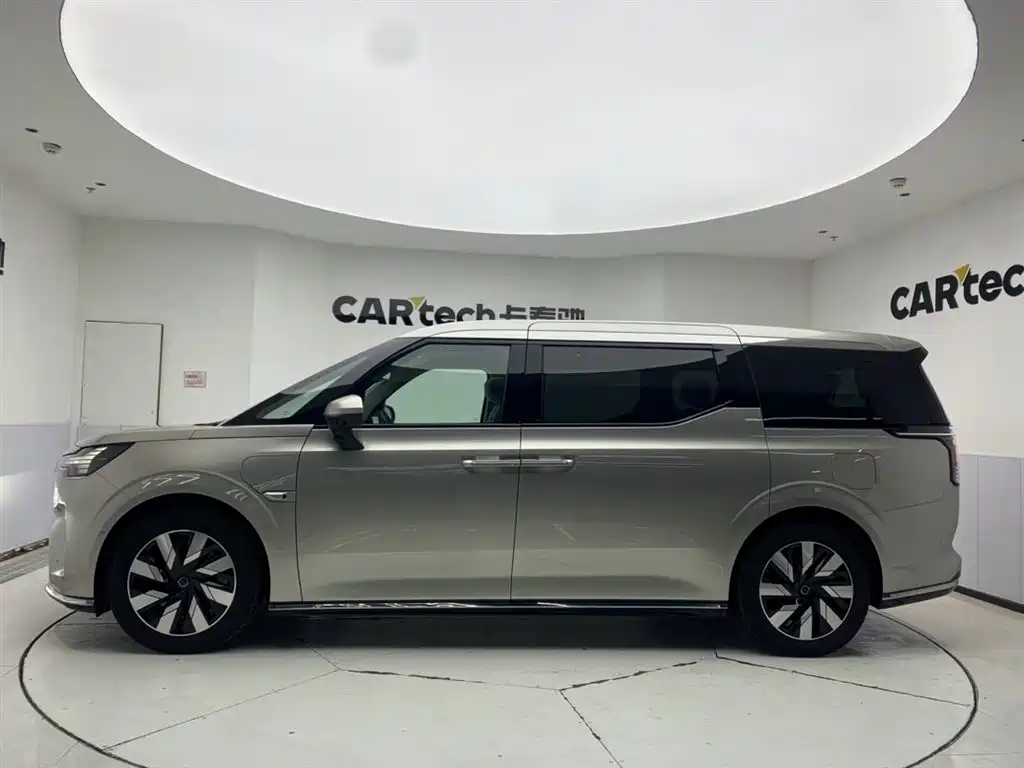 Volvo EM90 2025 Ultra six-seater купить на сайте DeffCars