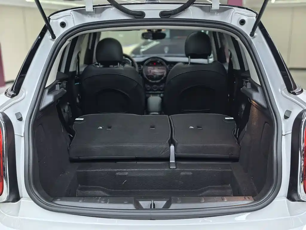 MINI 2023 facelift 1.5T COOPER Artist five-door version купить на сайте DeffCars