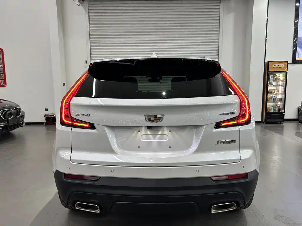 Cadillac XT4 2021 28T two-wheel drive technology купить на сайте DeffCars
