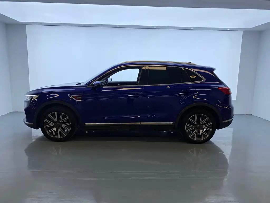 Hongqi HS5 2022 2.0T Zhilian Qixiang four-wheel drive version купить на сайте DeffCars