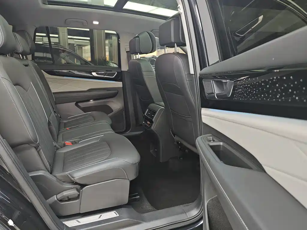 Touron 2023 facelift 380TSI four-wheel drive exclusive luxury version купить на сайте DeffCars