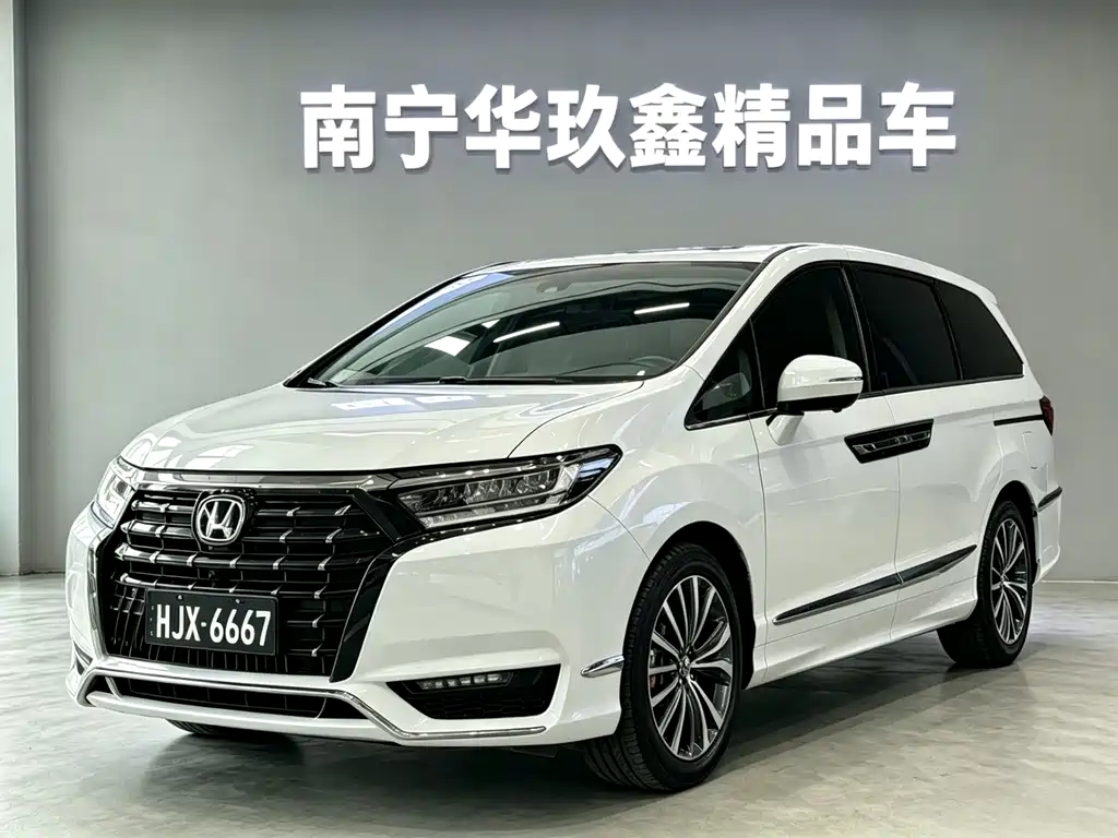 Alison 2022 2.0L e:HEV Deluxe Edition купить на сайте DeffCars