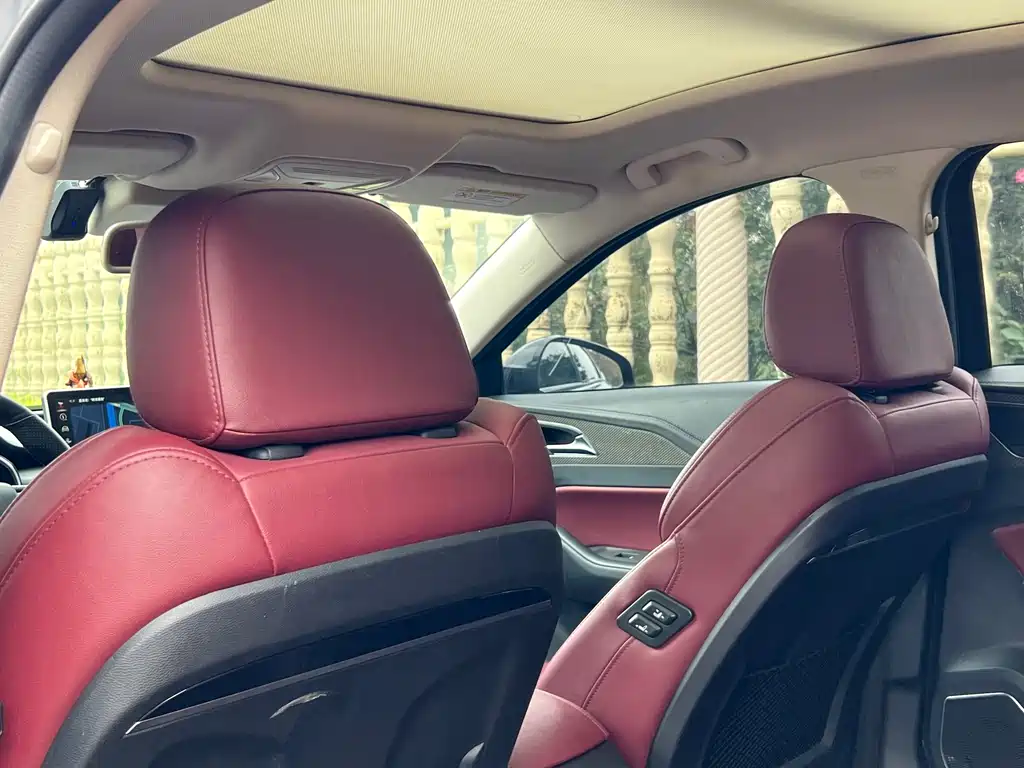 Hongqi H5 2022 Classic 1.8T Automatic Zhilianqi Chang Edition купить на сайте DeffCars
