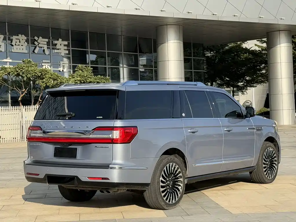 Navigator 2020 3.5T Long Axis Presidential Edition купить на сайте DeffCars