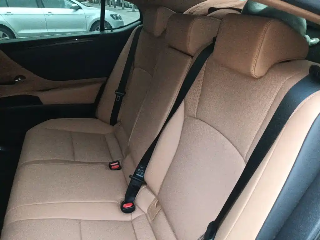 Lexus ES 2022 300h Excellent Edition купить на сайте DeffCars