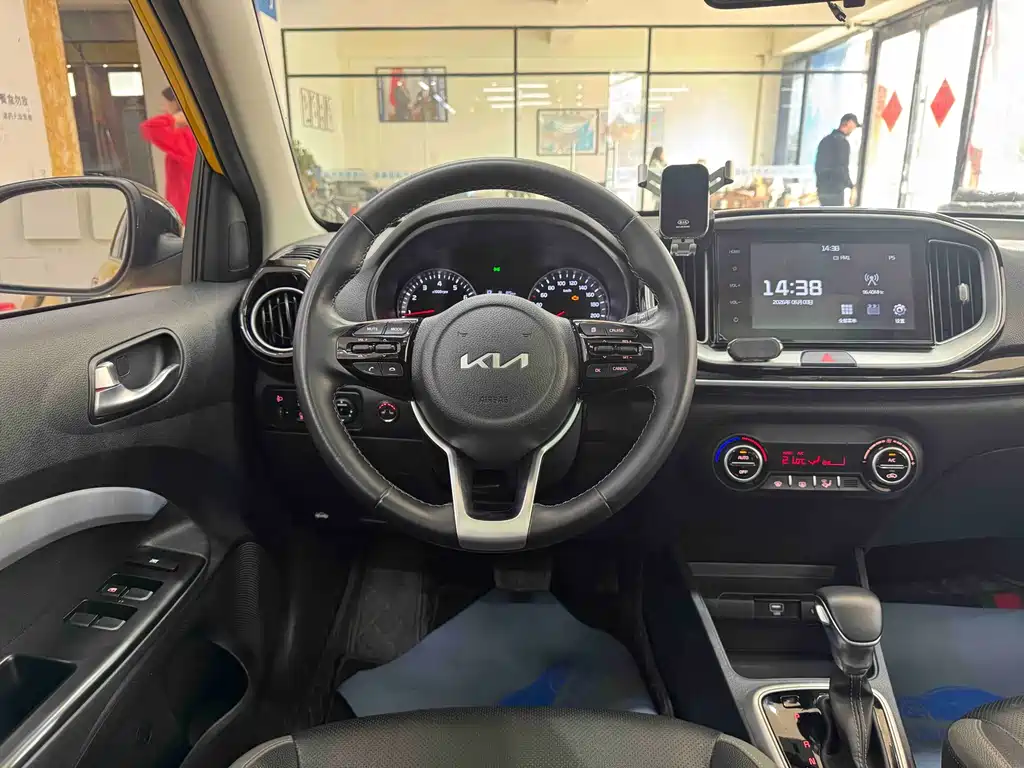 Yipao 2021 1.4L CVT sunroof model купить на сайте DeffCars