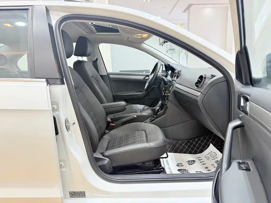 Jetta 2019 Dream Edition 1.5L Automatic Comfort Type купить на сайте DeffCars