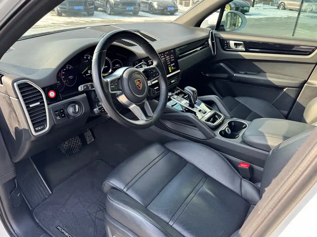Cayenne New Energy 2021 Cayenne E-Hybrid 2.0T купить на сайте DeffCars