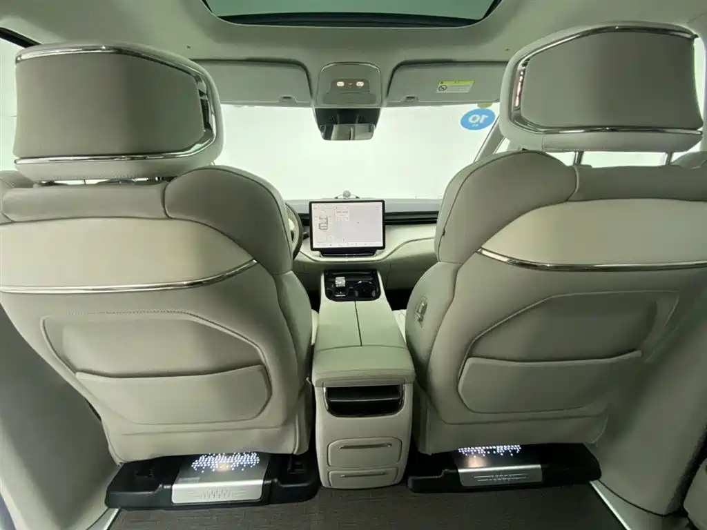 Volvo EM90 2025 Ultra six-seater купить на сайте DeffCars