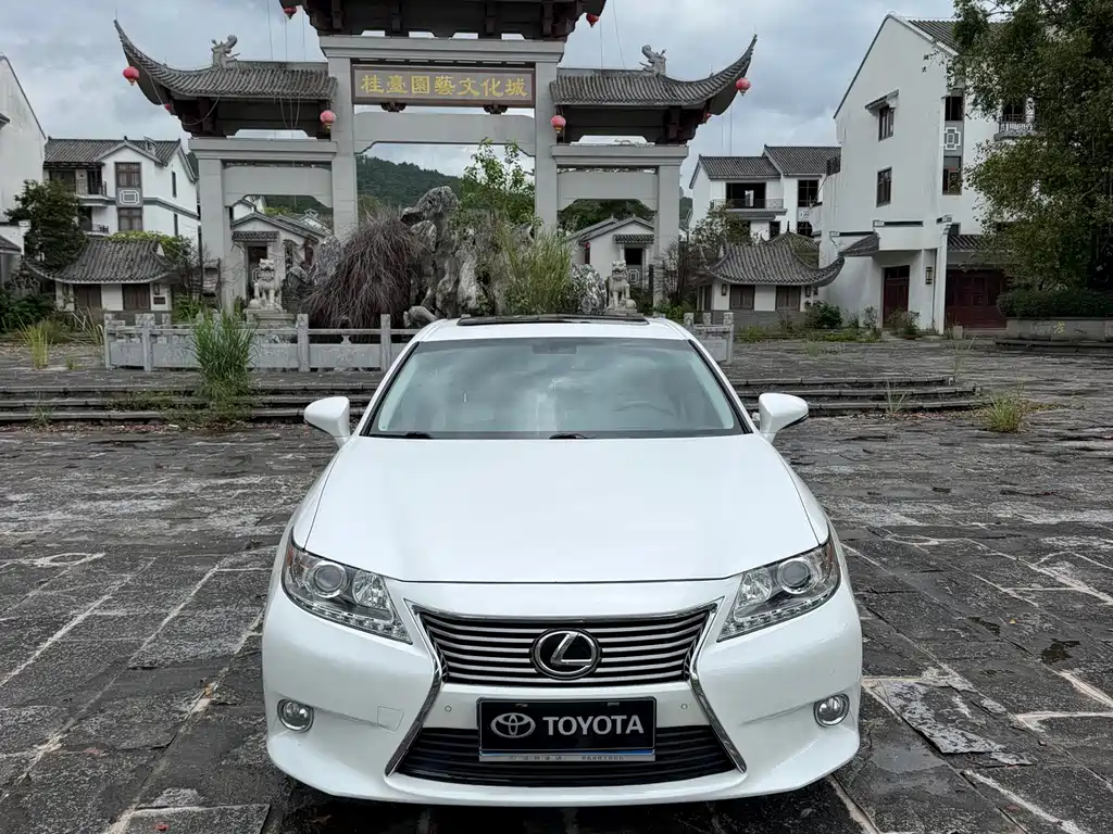 Lexus ES 2013 250 Elite Edition купить на сайте DeffCars