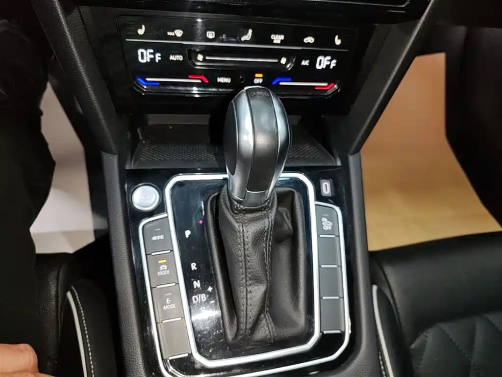 Magotan GTE plug-in hybrid 2022 GTE luxury model купить на сайте DeffCars