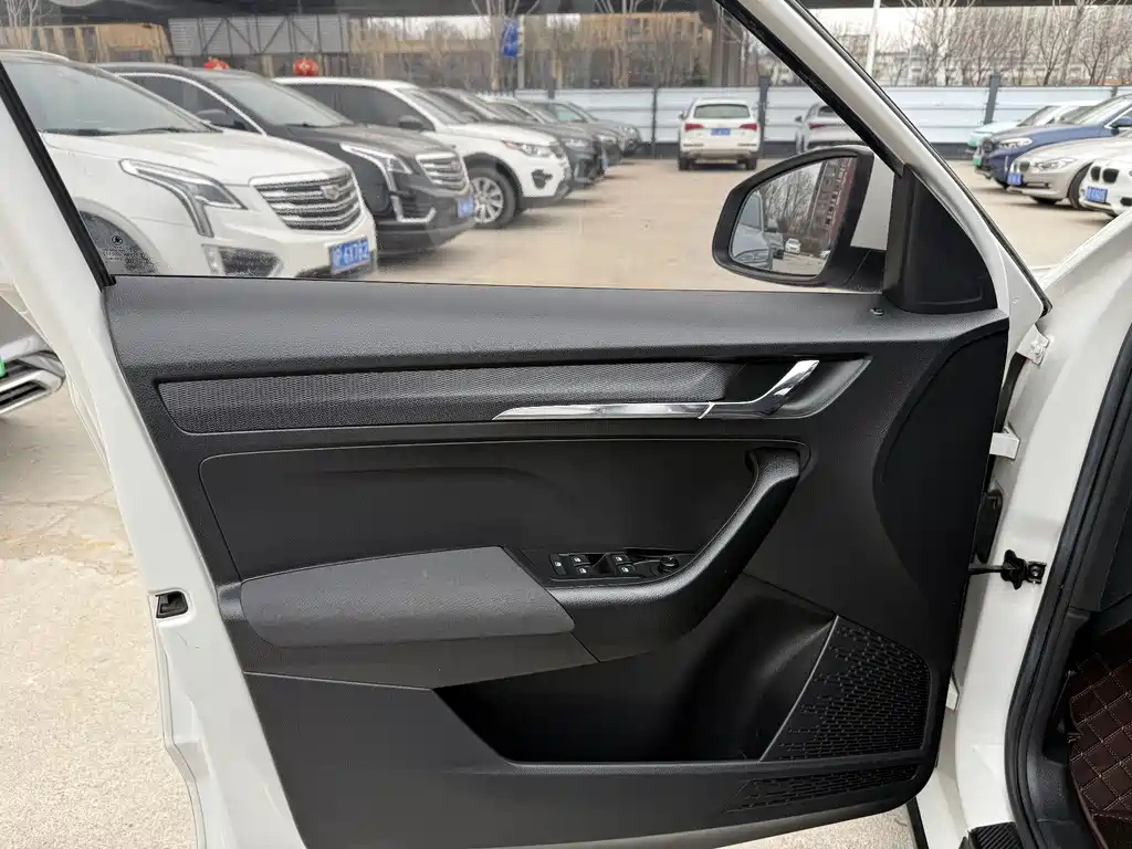 Komic 2018 1.5L automatic standard version National VI купить на сайте DeffCars