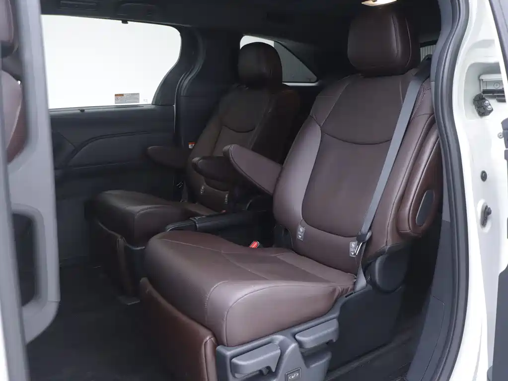 Grevia 2024 2.5L Hybrid Premium PLUS Edition купить на сайте DeffCars