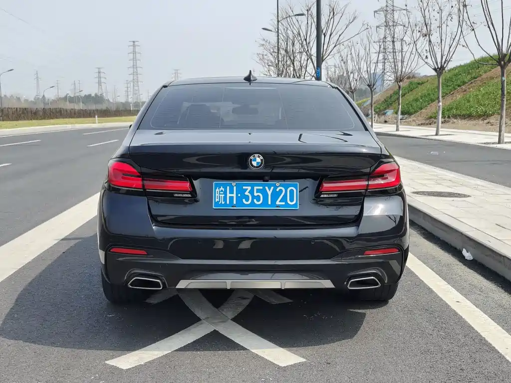 BMW 5 Series 2023 530Li Leading M Sports Package купить на сайте DeffCars