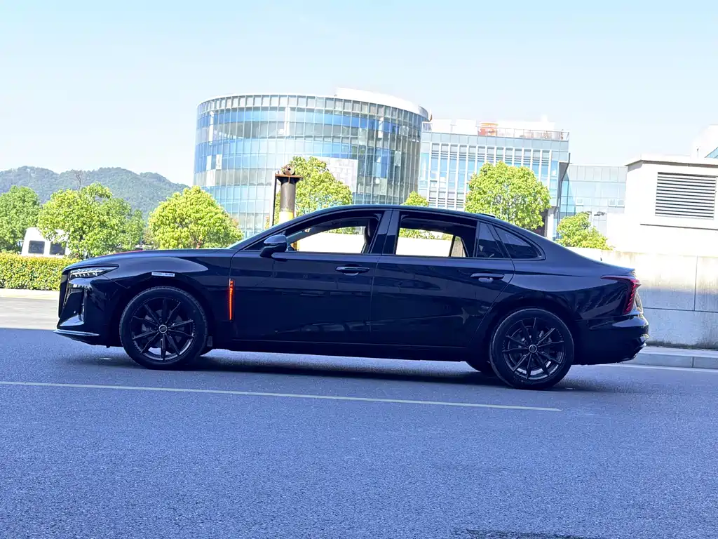 Hongqi H5 2025 1.5T DCT Xuanying Edition купить на сайте DeffCars