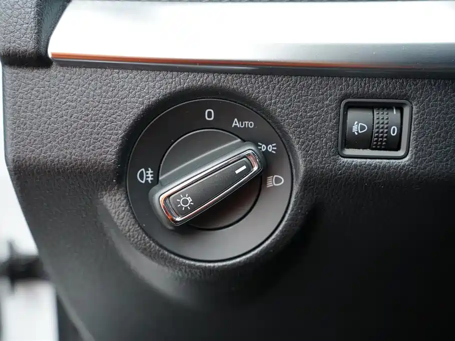 Komic 2023 facelift 1.5L automatic comfort version купить на сайте DeffCars