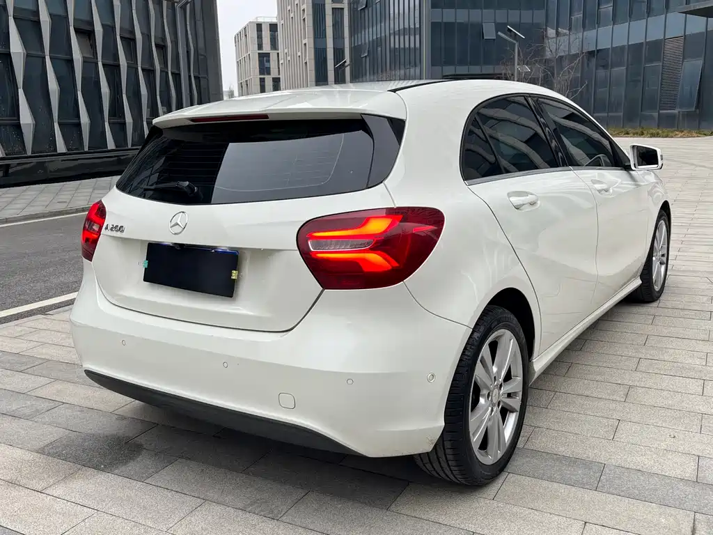 Mercedes-Benz A-Class Imported 2017 A 200 Dynamic купить на сайте DeffCars