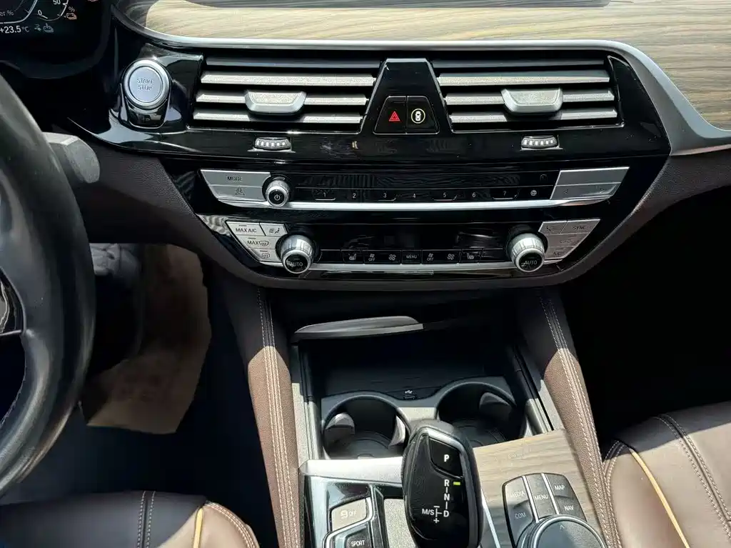 BMW 5 Series New Energy 2020 Mileage Upgraded Version 530Le Luxury Package купить на сайте DeffCars