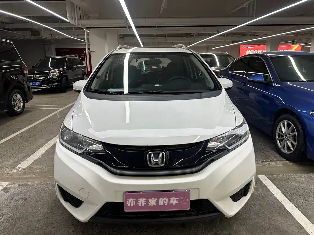 Fit 2016 1.5L LXS CVT Comfort Sunroof Edition купить на сайте DeffCars