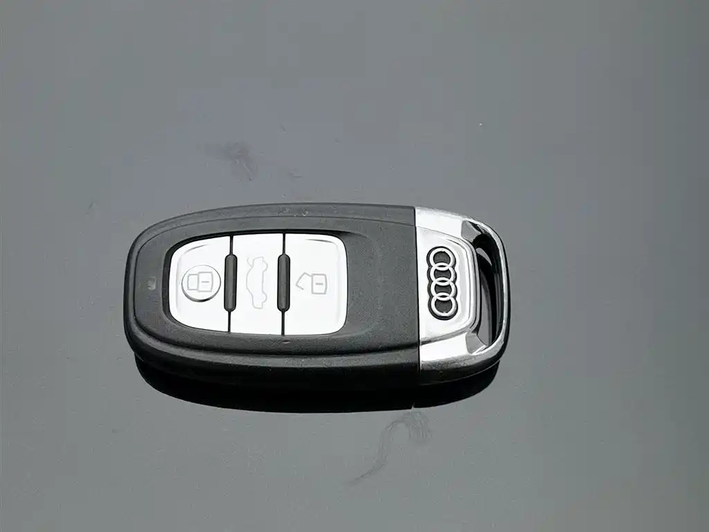 Audi A6L 2018 30th Anniversary Model 30 FSI Fashion Model купить на сайте DeffCars