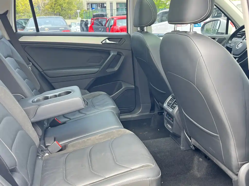 Tiguan L 2021 330TSI automatic two-wheel drive smart version купить на сайте DeffCars