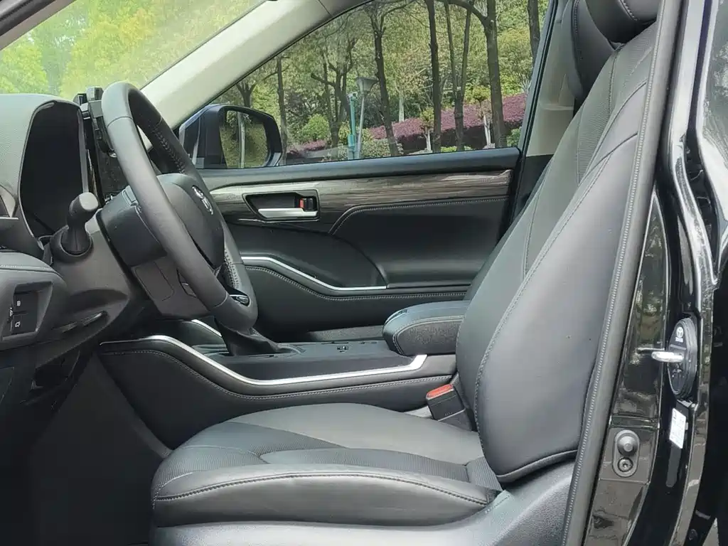 Highlander 2024 2.5L intelligent electric hybrid dual-engine four-wheel drive premium version 7 seats купить на сайте DeffCars